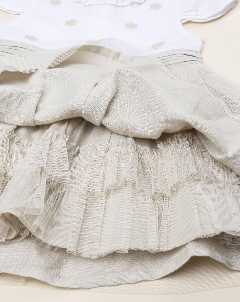 Abito lino bimba beige con ricami