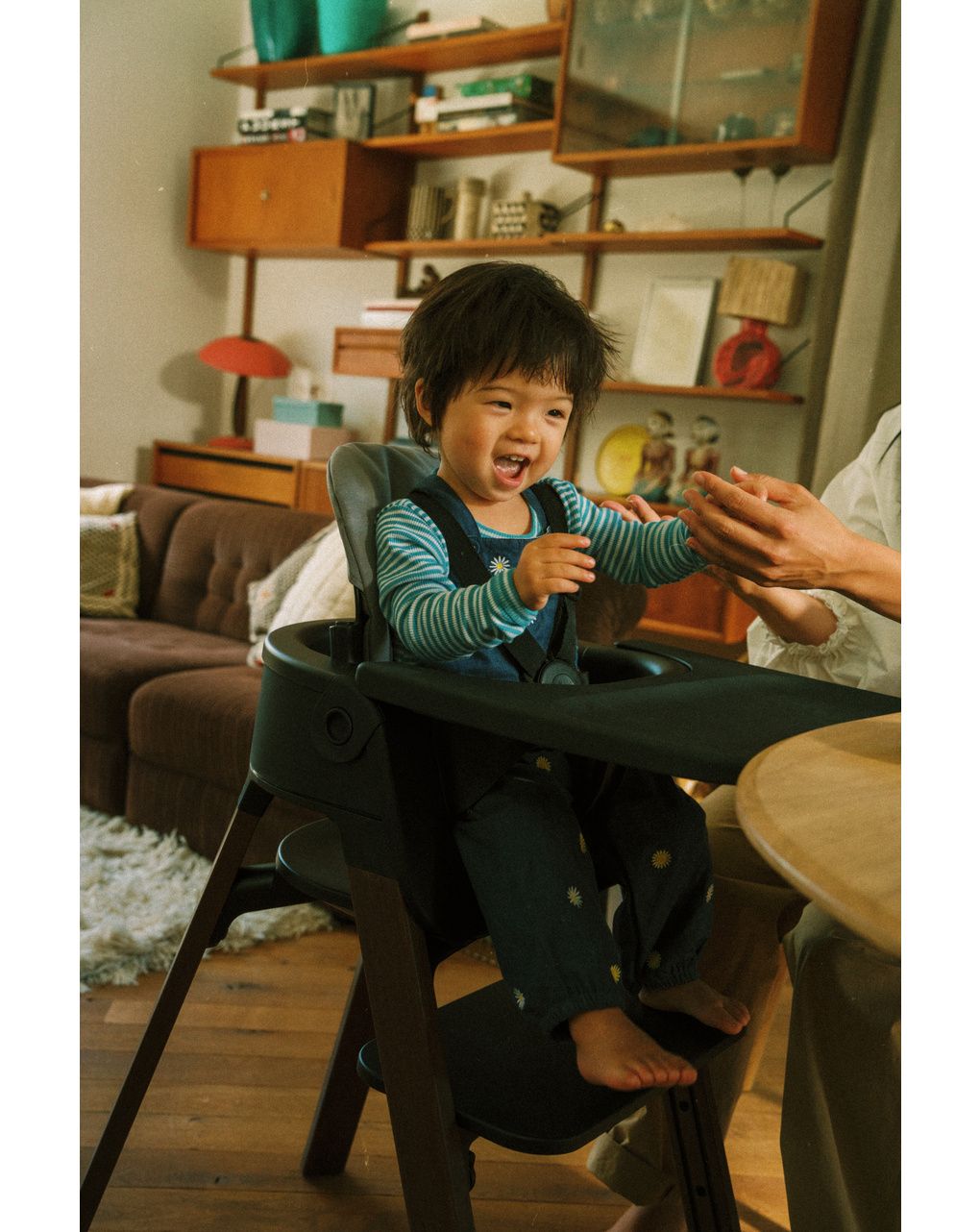 Seggiolone steps™ black warm brown- stokke