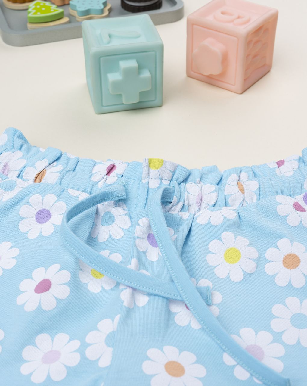 Short azzurri bimba margherite