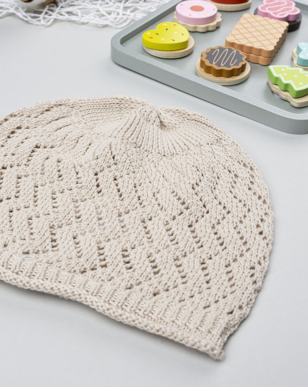 Berretto traforato bimba beige