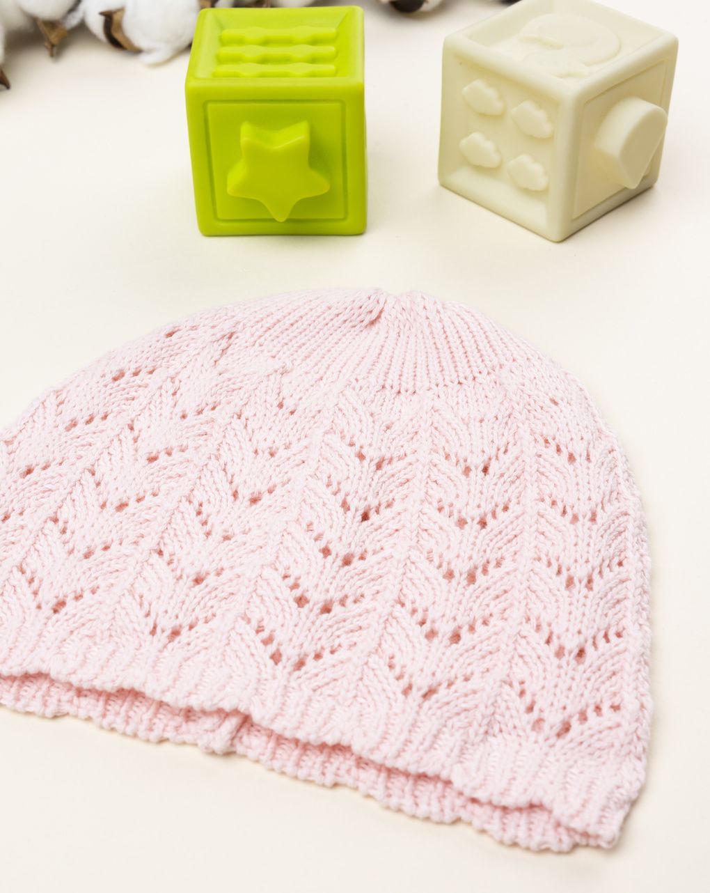 Berretto neonata tricot rosa traforato