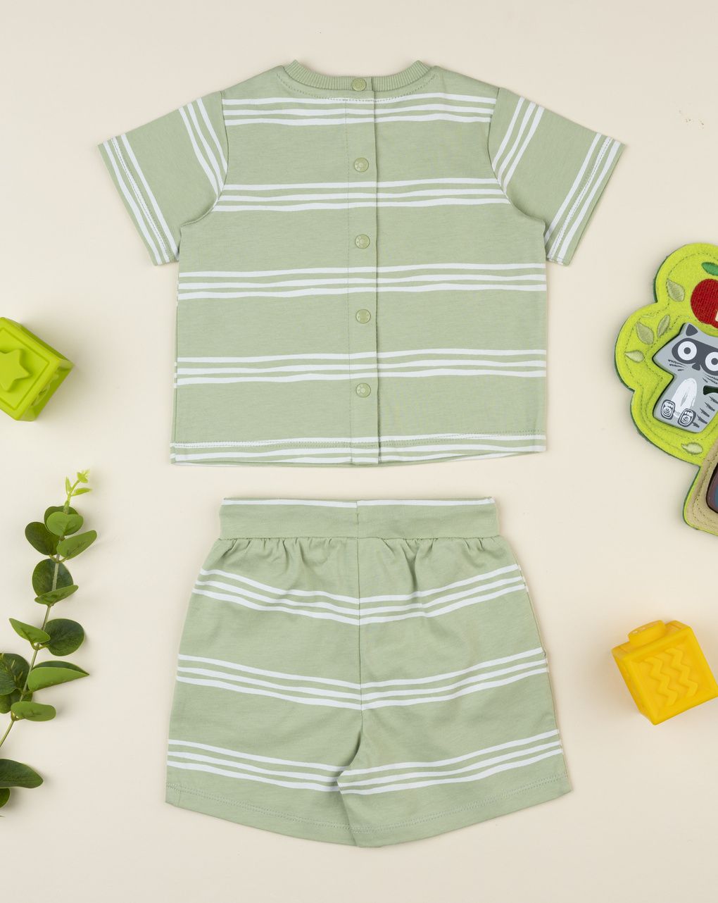 Completo verde bimbo a righe con ricamo