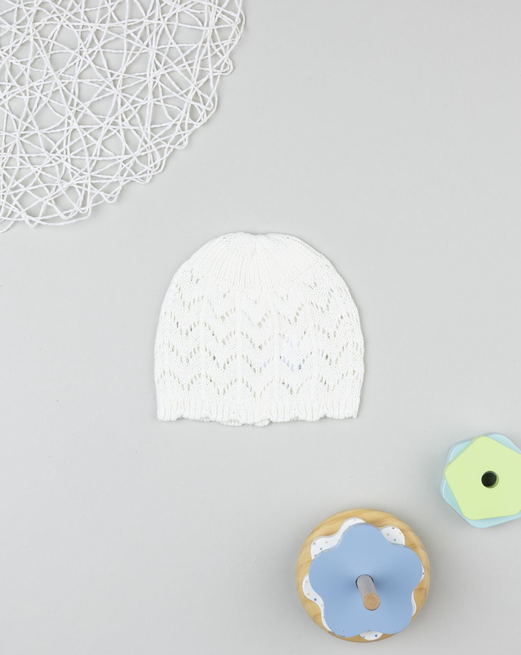 Berretto bianco traforato neonata