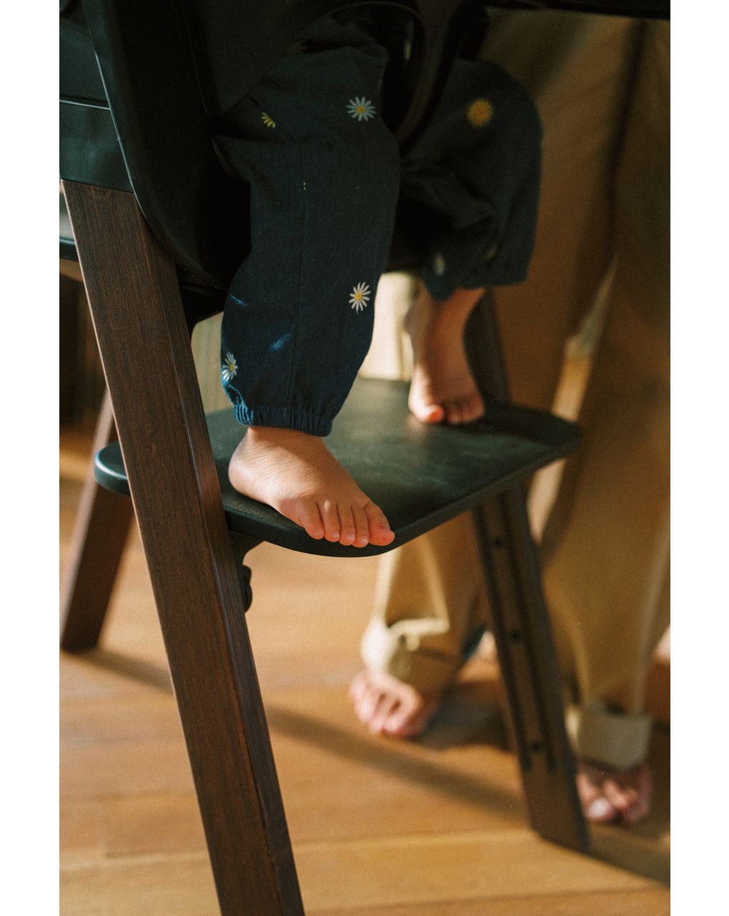 Seggiolone steps™ black warm brown- stokke