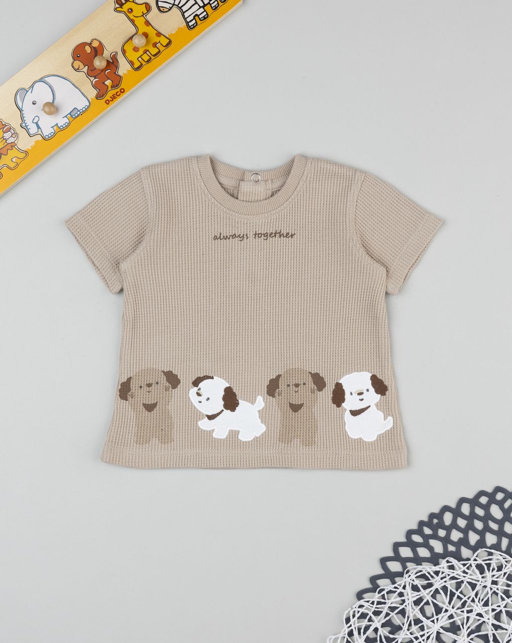T-shirt bimbo marrone cagnolini