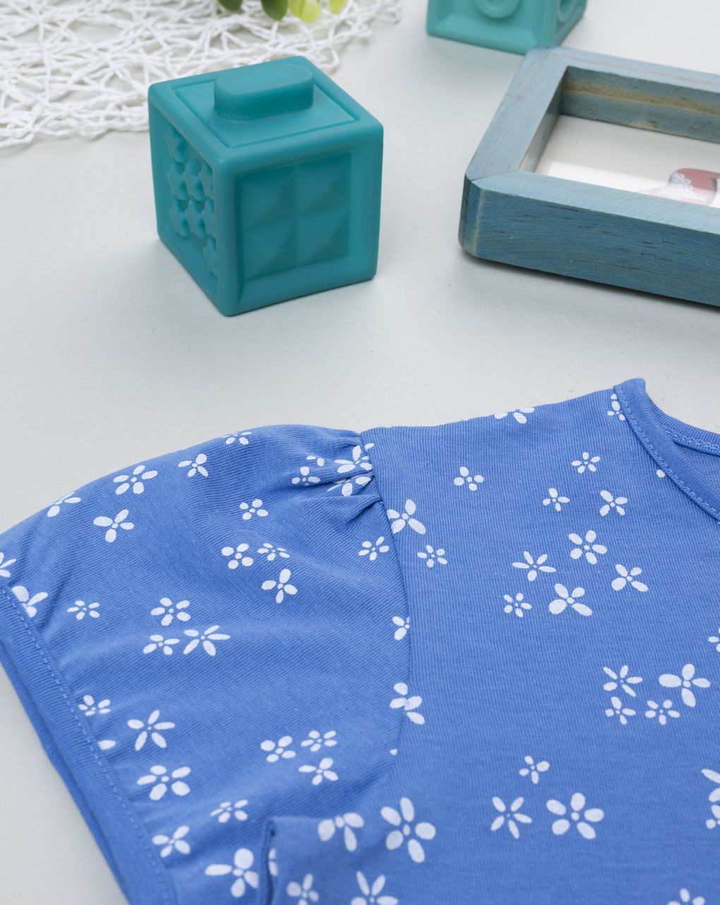 T-shirt maniche corte bambina blu fiori allover