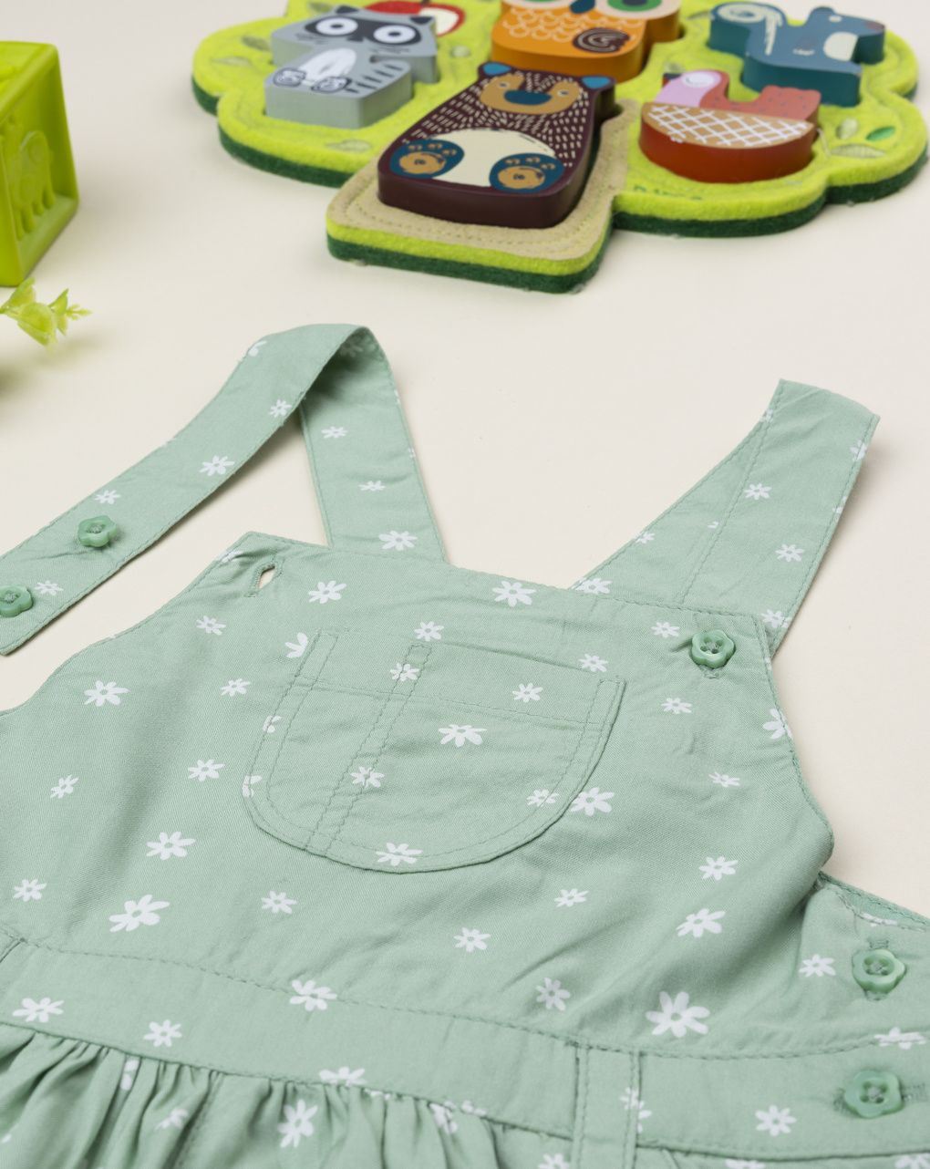Salopette bimba verde margherite