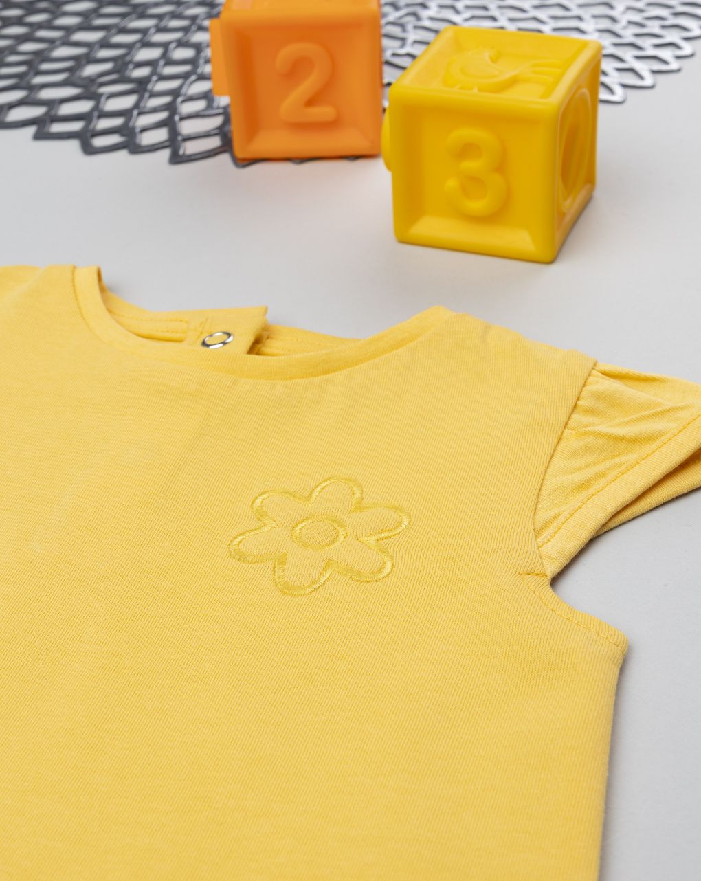 T-shirt bimba gialla maniche ad aletta