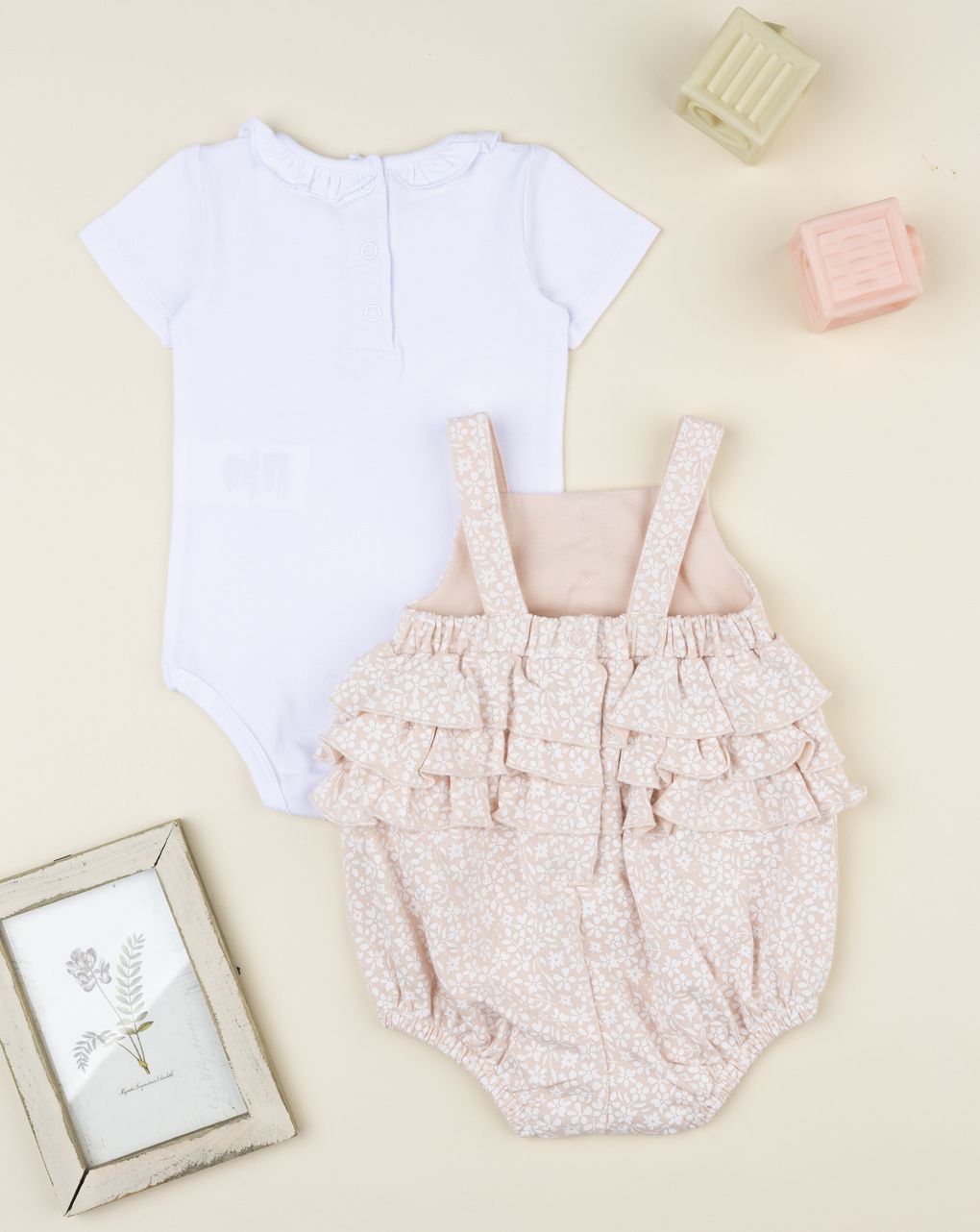 Completo salopette bimba bienco/beige