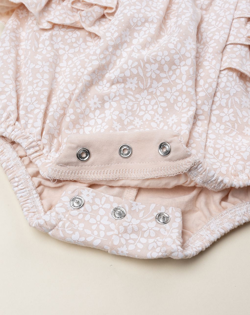 Completo salopette bimba bienco/beige