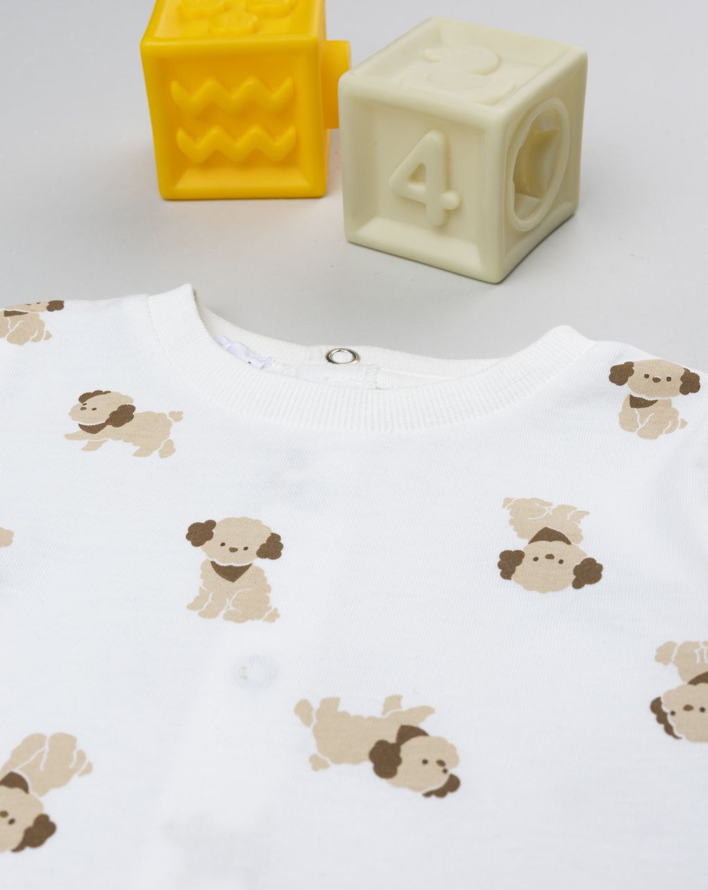 T-shirt bimbo panna cagnolini allover