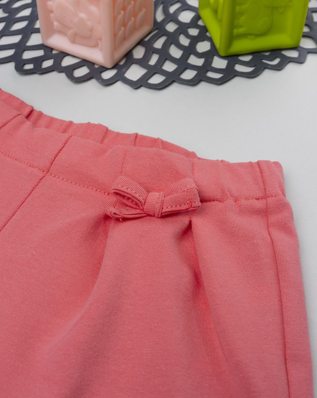 Shorts bimba corallo scritta