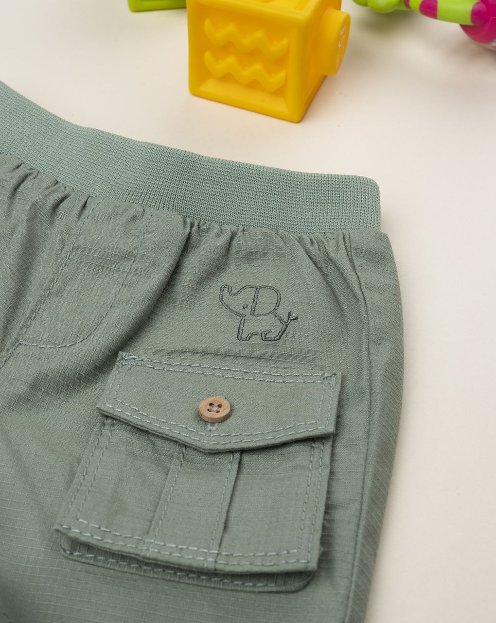 Shorts bimbo verdi con tasche