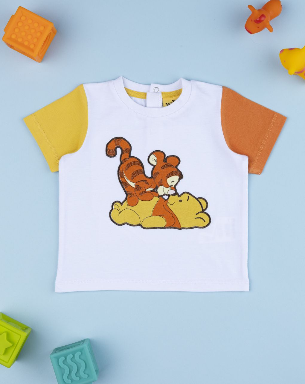 T-shirt tre colori bimbo winnie the pooh