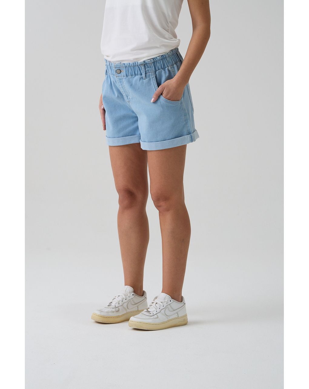 Shorts premaman in denim chiaro