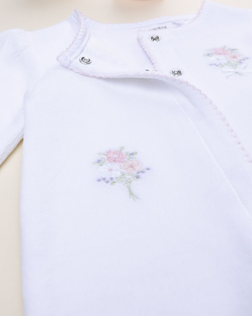 Tutina bimba bianca ricami fiori con orsetto in regalo