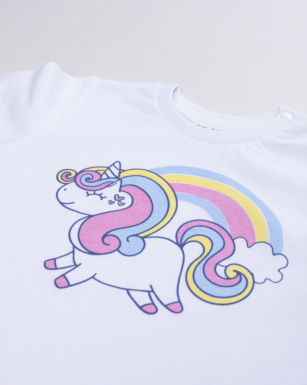 Pigiama estivo bimba con unicorno e arcobaleno