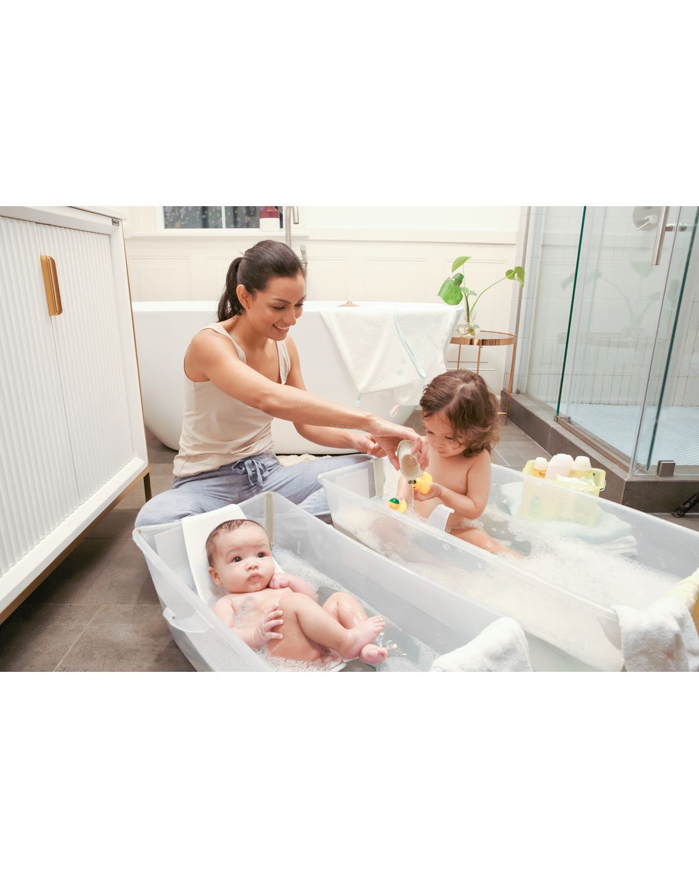Vaschetta pieghevole flexi bath® con supporto per neonati - sandy beige - stokke®