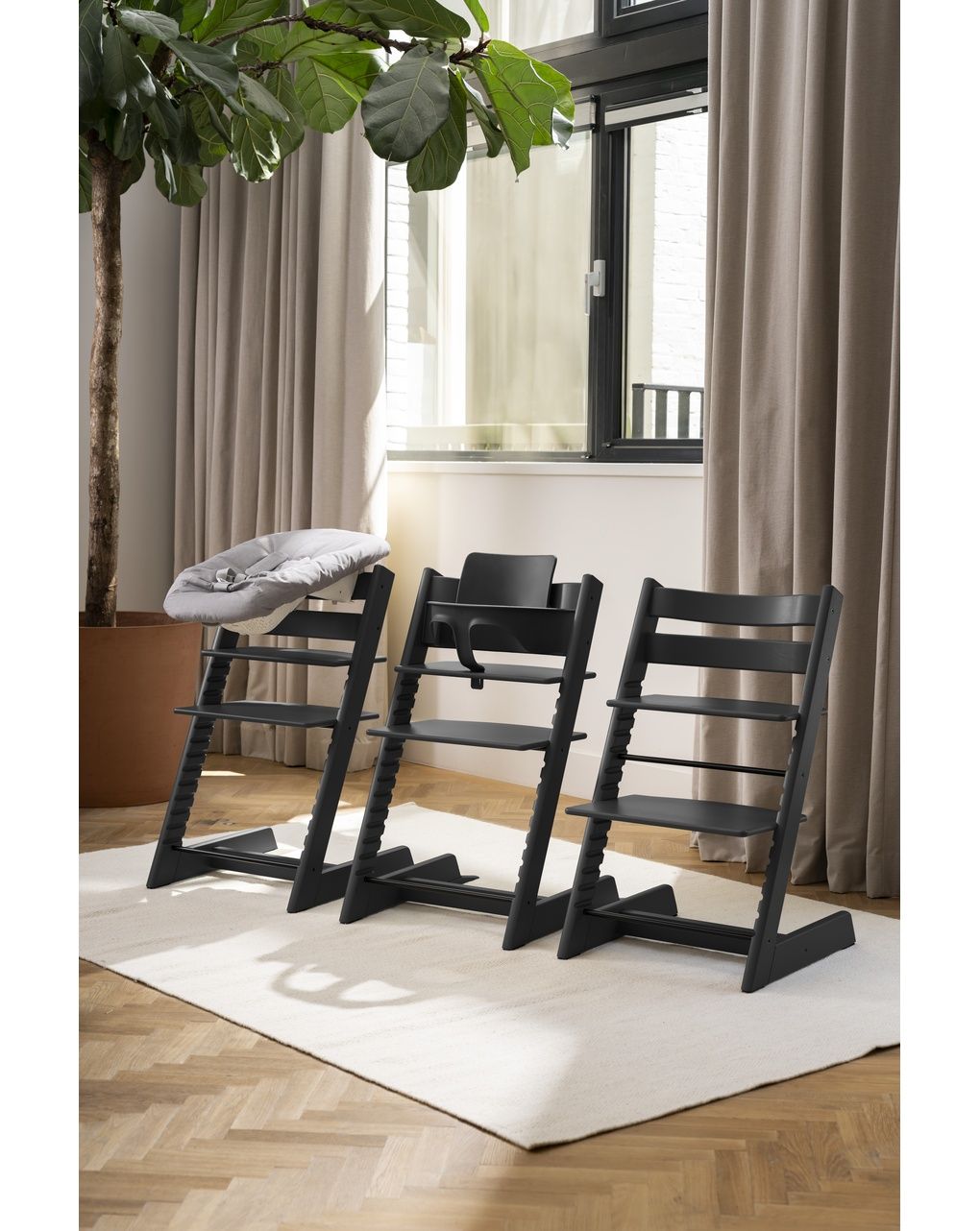 Pack seggiolone tripp trapp® nero sedia + babyset + vassoio  nero - personalizzabile - stokke®