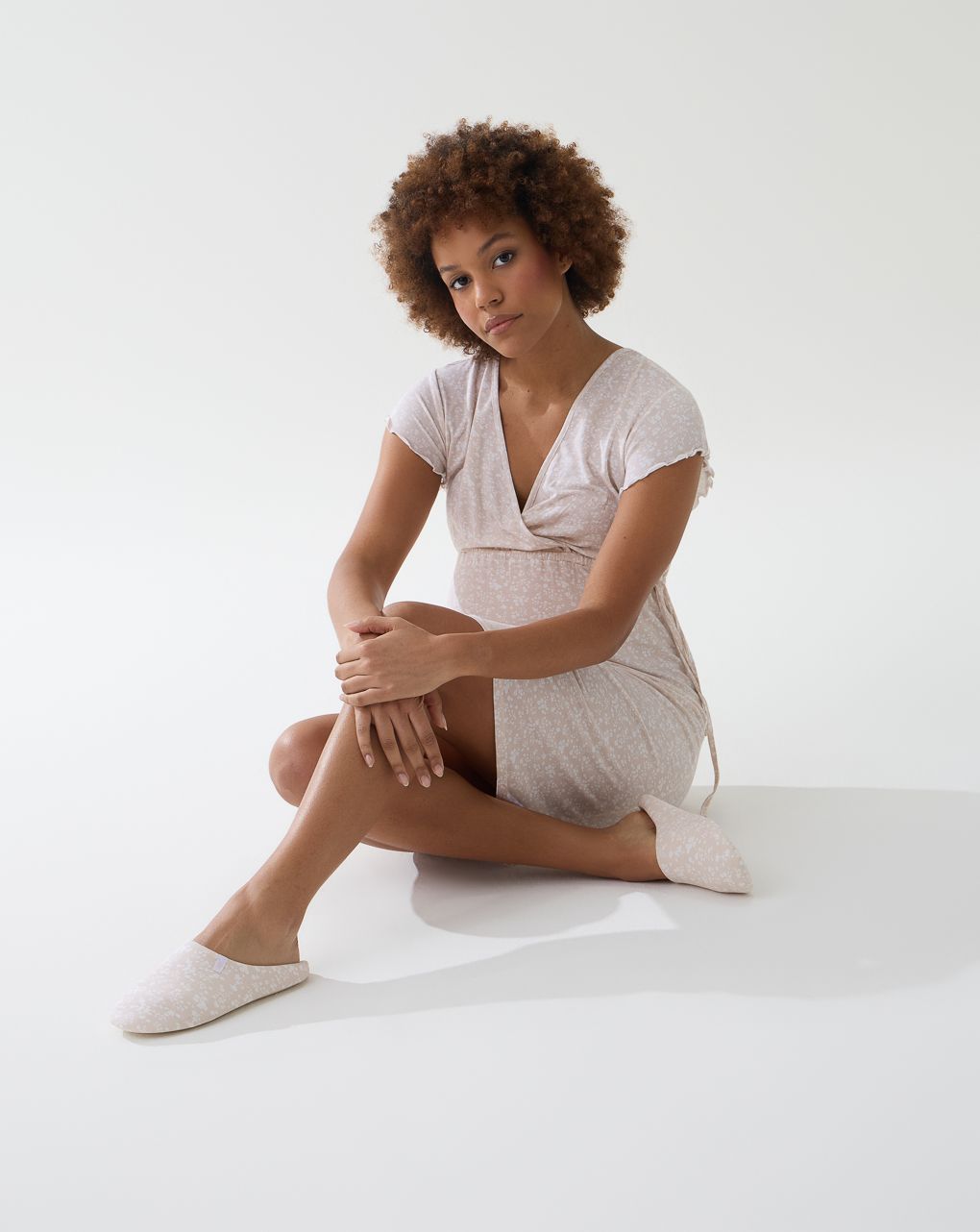 Pantofole donna beige fiori allover