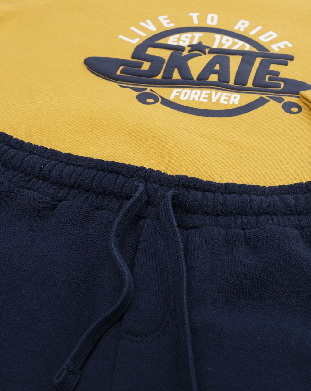Completo jogger bambino giallo e blu con stampa skate