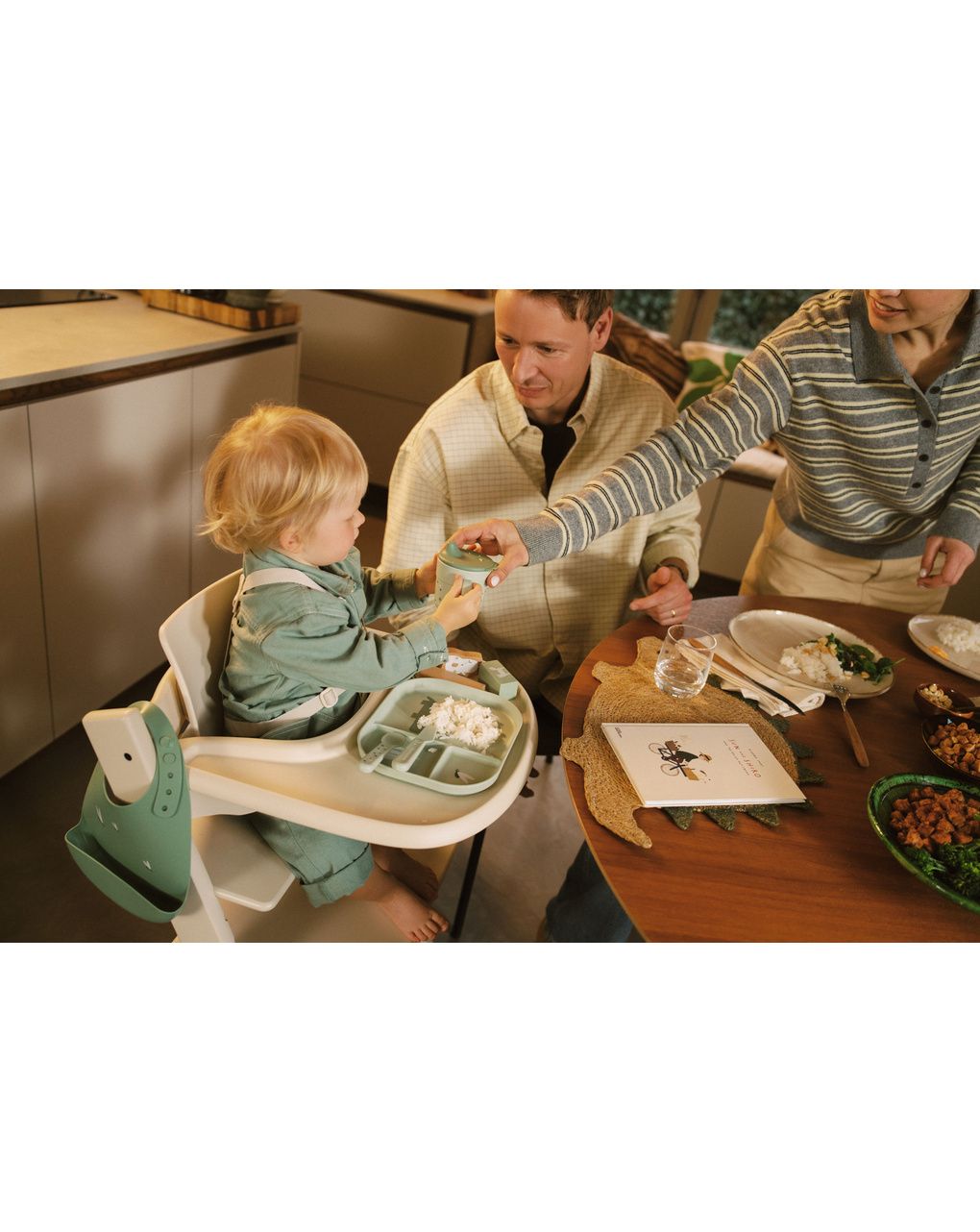 Pack seggiolone tripp trapp® con vassoio - kit vaniglia - stokke