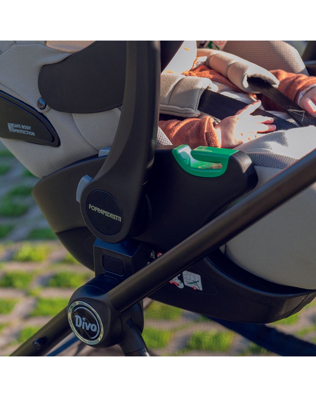 Trio divo + seggiolino rek black + adattatore - chic - foppapedretti
