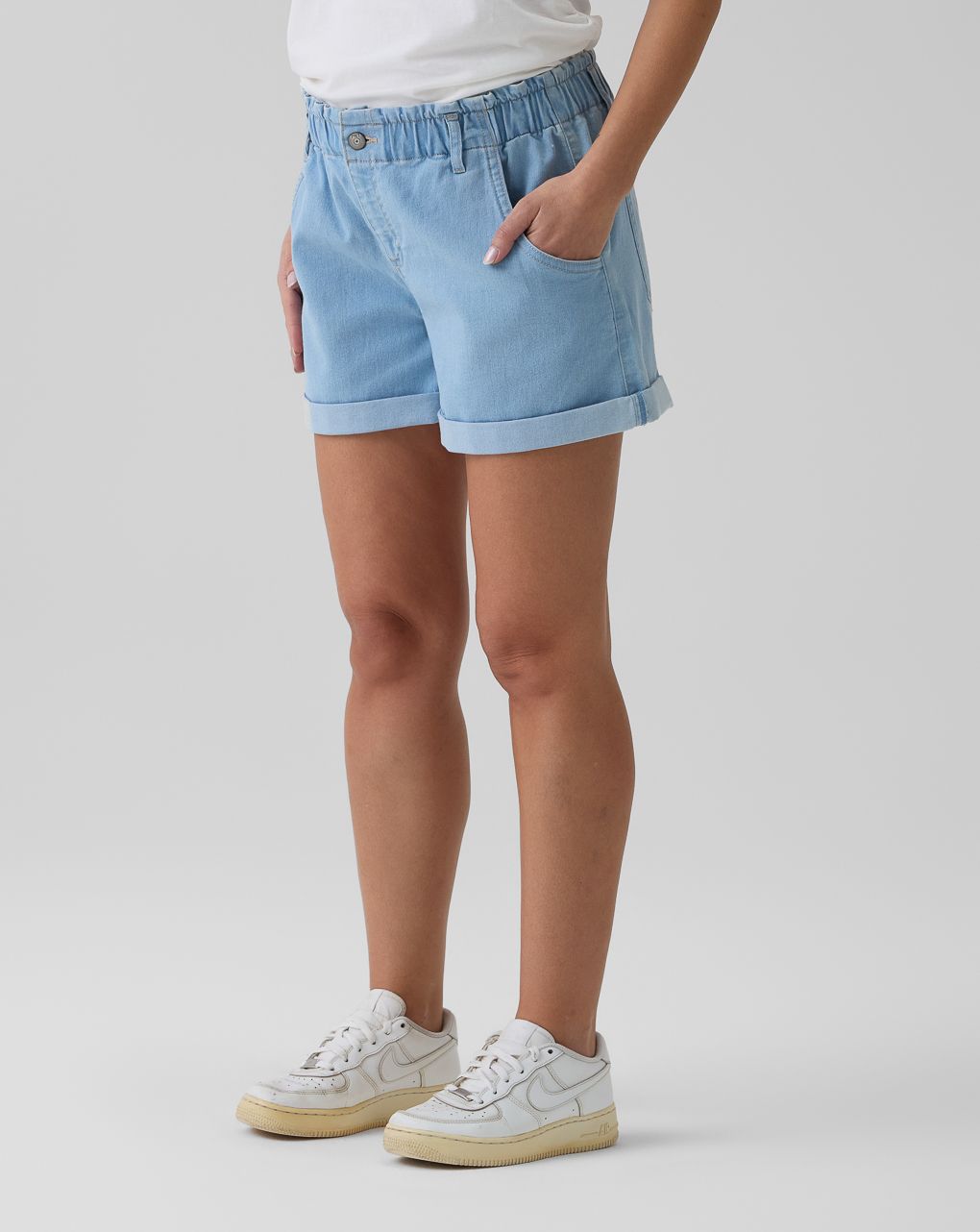 Shorts premaman in denim chiaro