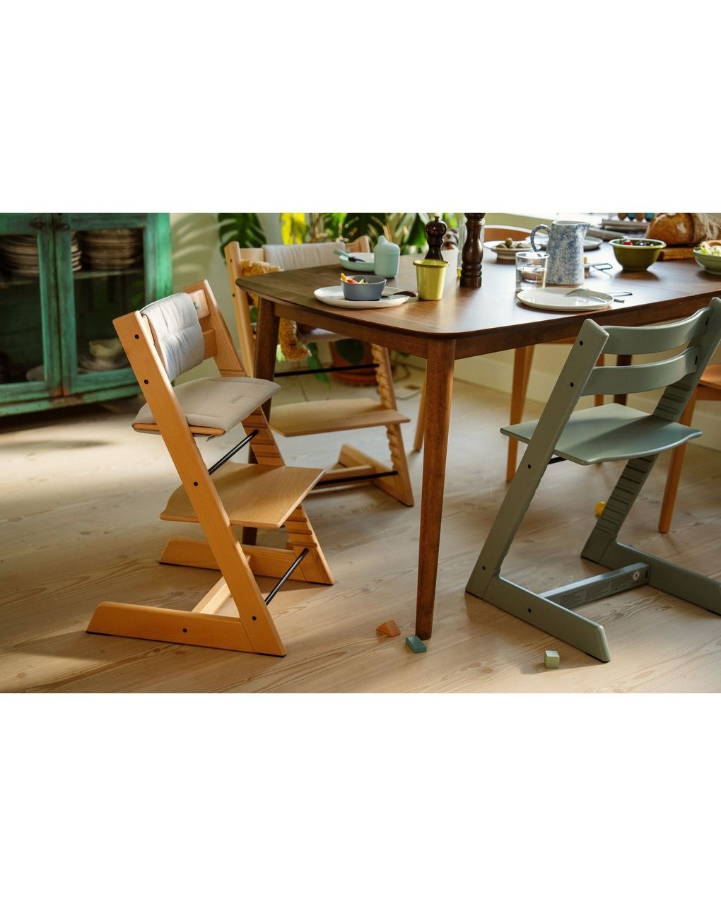 Pack seggiolone tripp trapp® con vassoio - kit glacier green - stokke