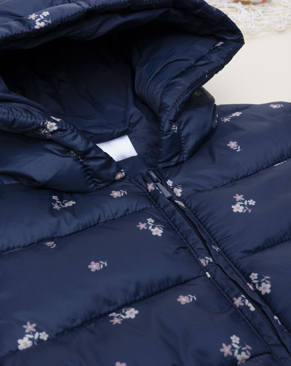 Giacca bimba blu con cappuccio e fiorellini allover