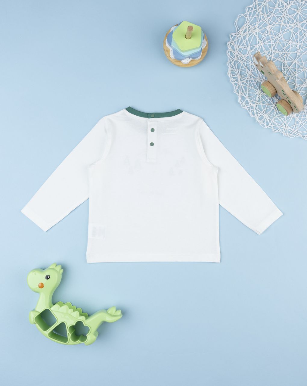 T-shirt bimbo bianca e verde con stampa montagna