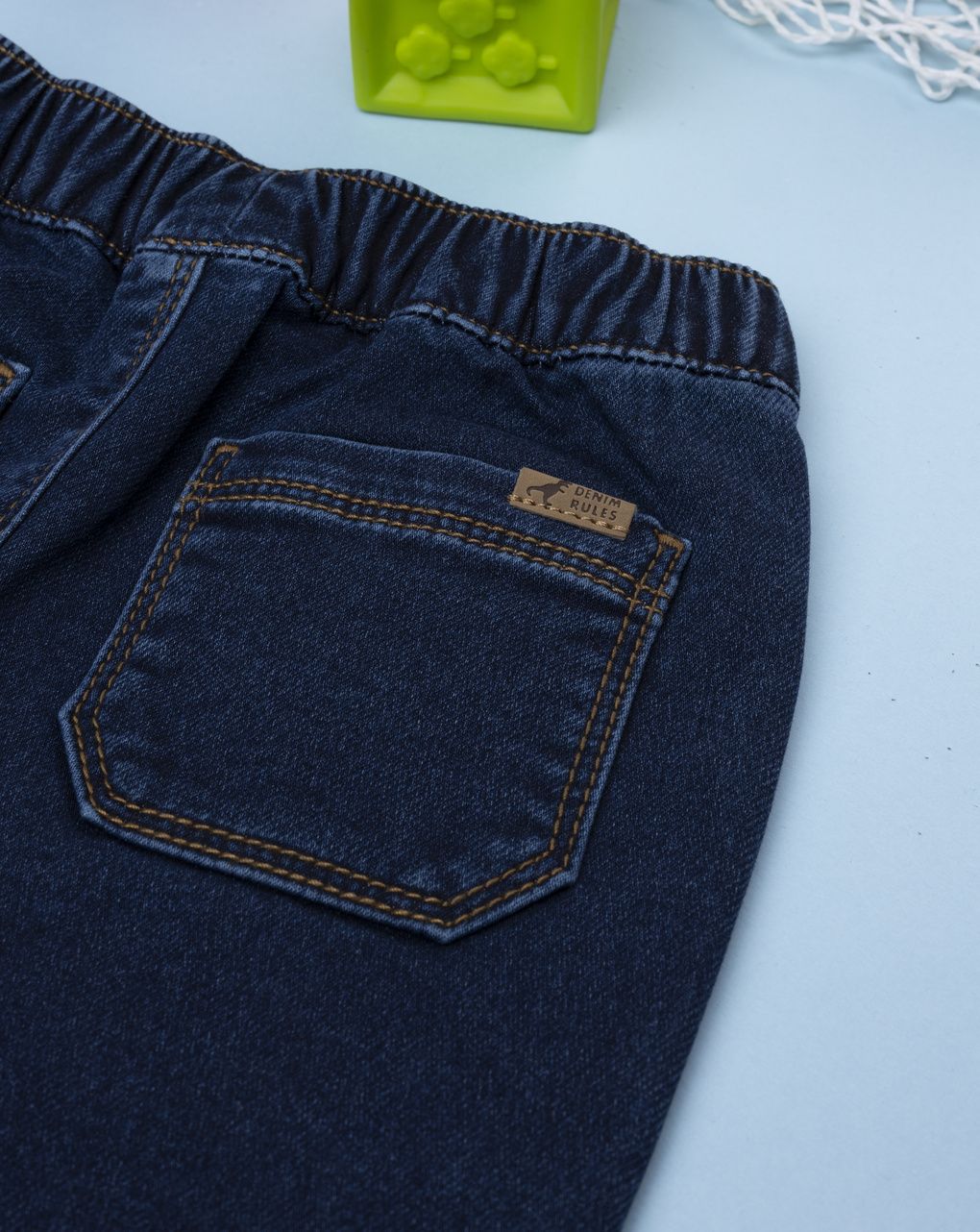 Pantalone bimbo denim scuro con risvoltino