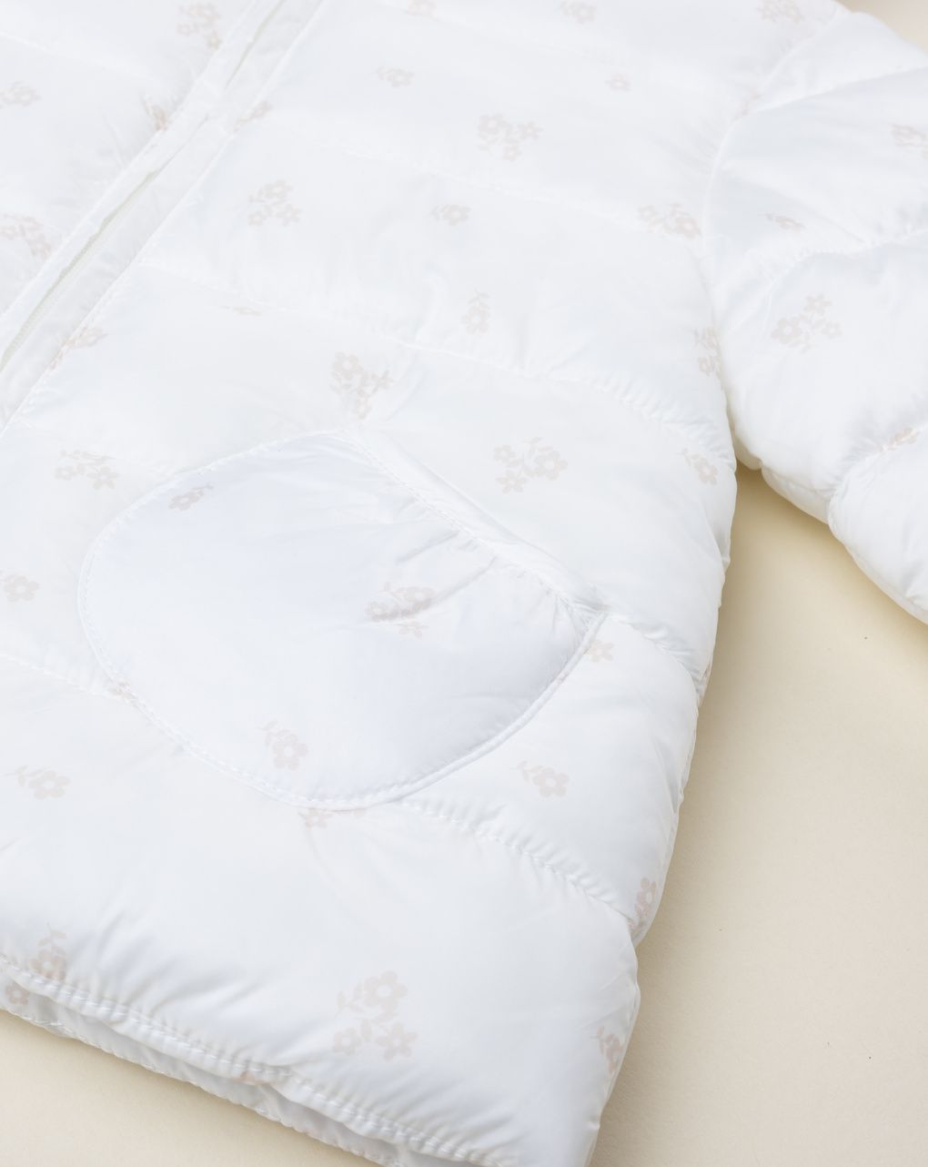 Giacca bimba bianca con cappuccio e zip