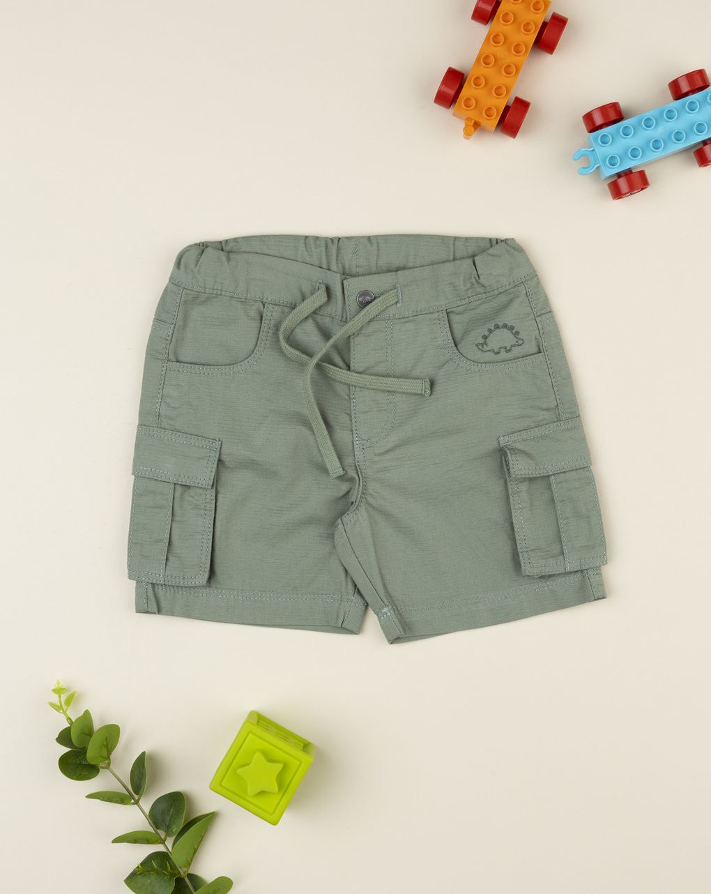 Shorts bimbo verde con tasconi