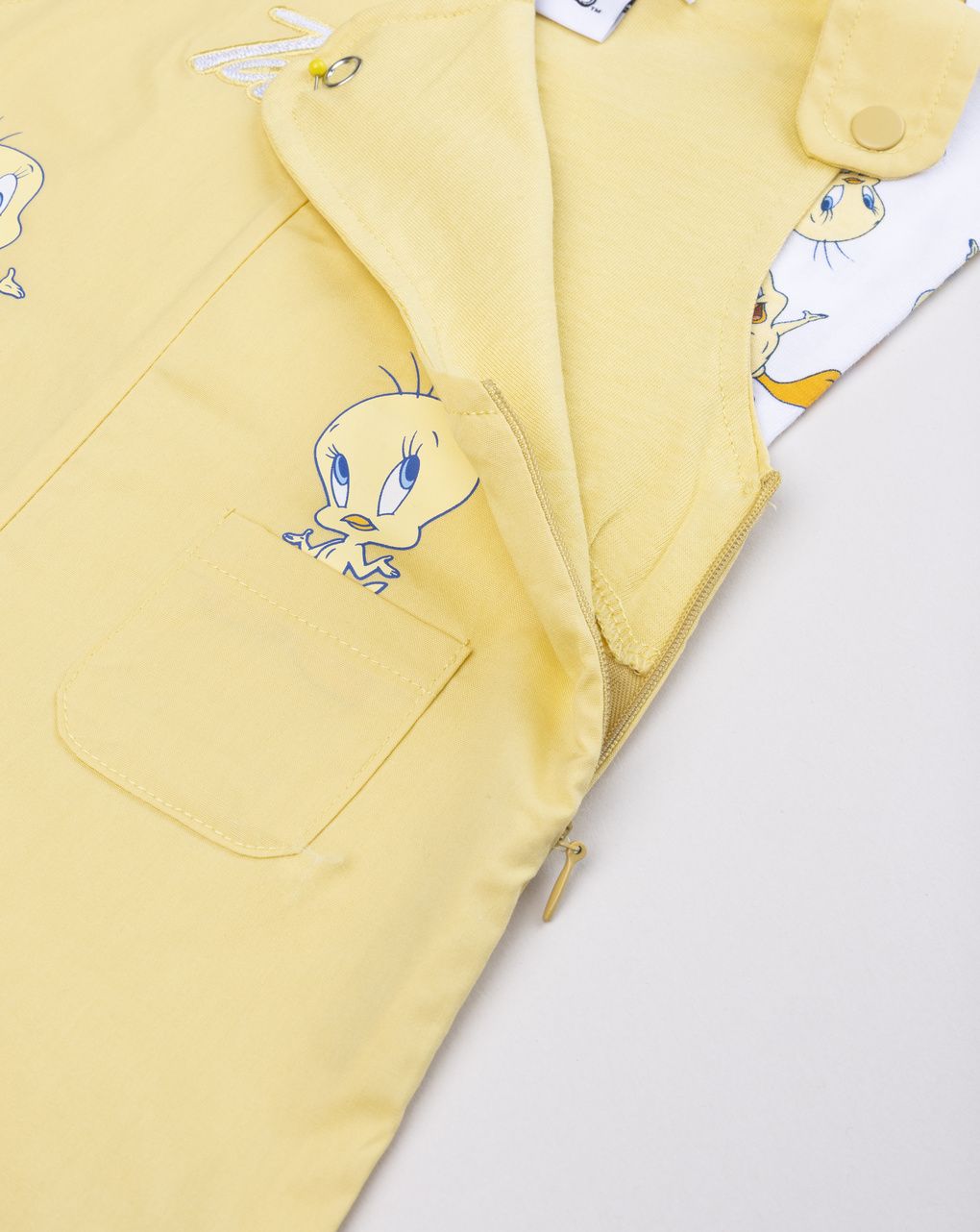 Completo bimba con salopette e t-shirt titti