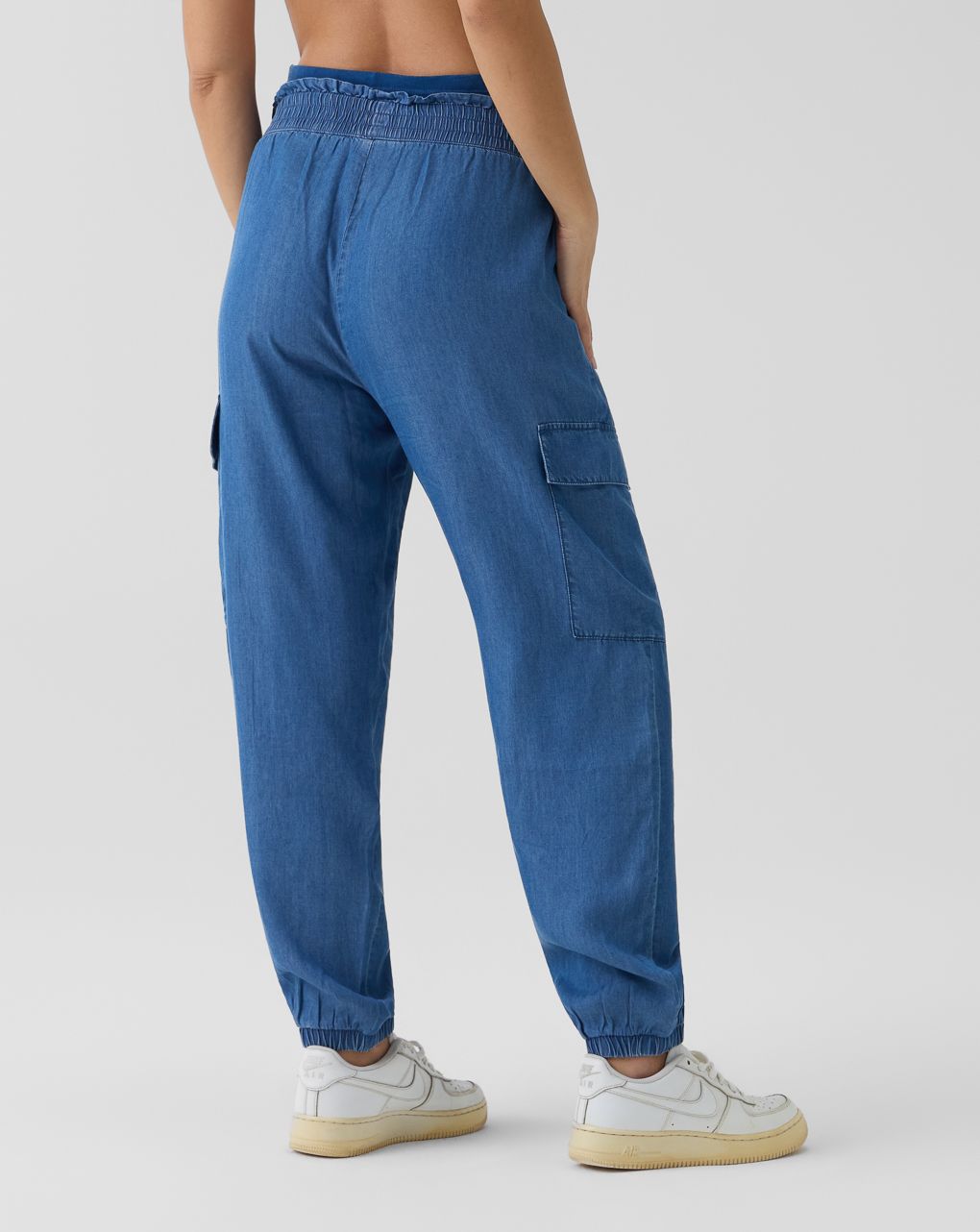 Pantaloni premaman cargo in denim leggero