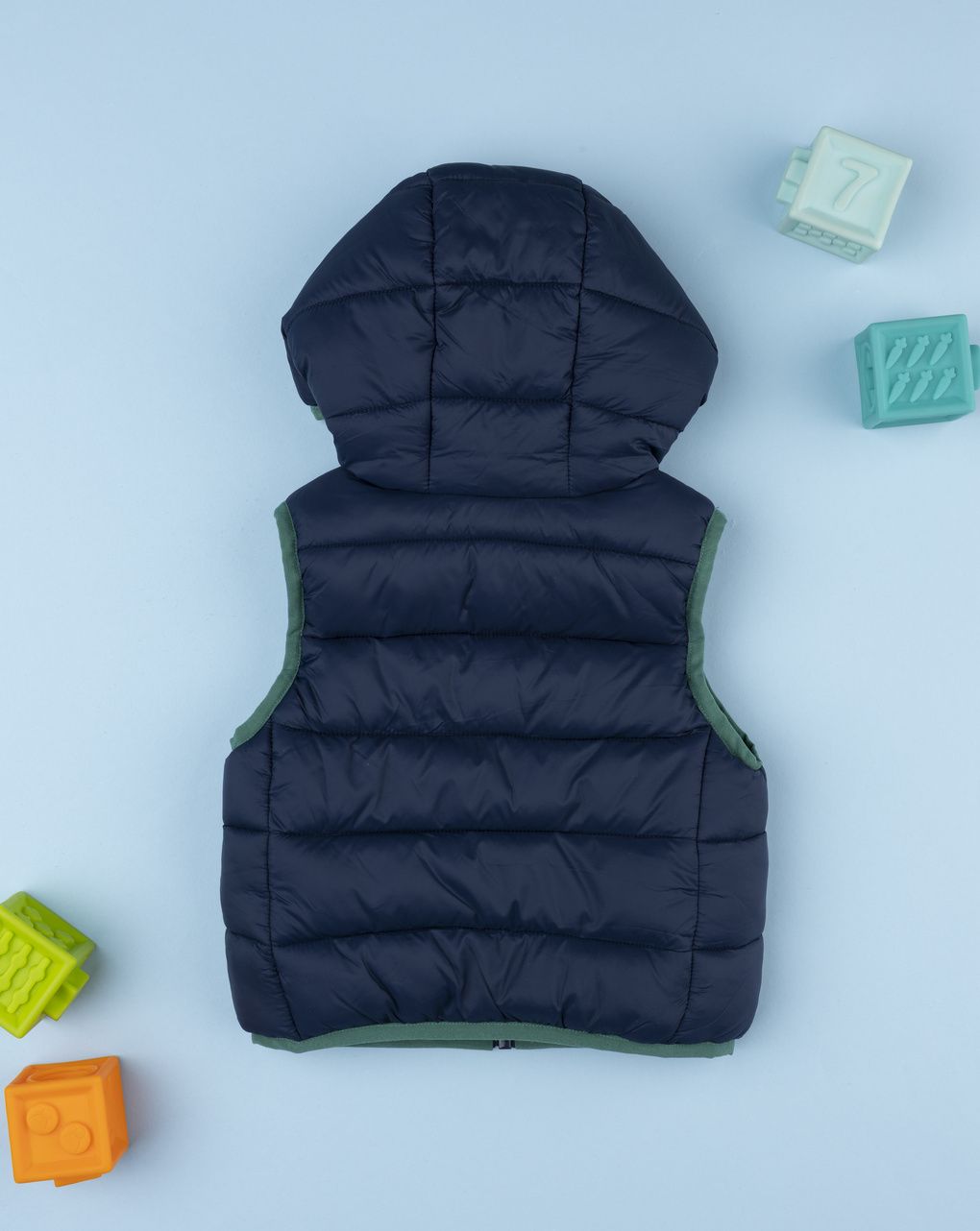 Smanicato bambino blu con cappuccio in poliestere riciclato