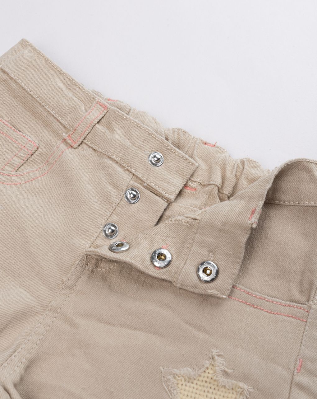Shorts bimba marroni con applicazione stella