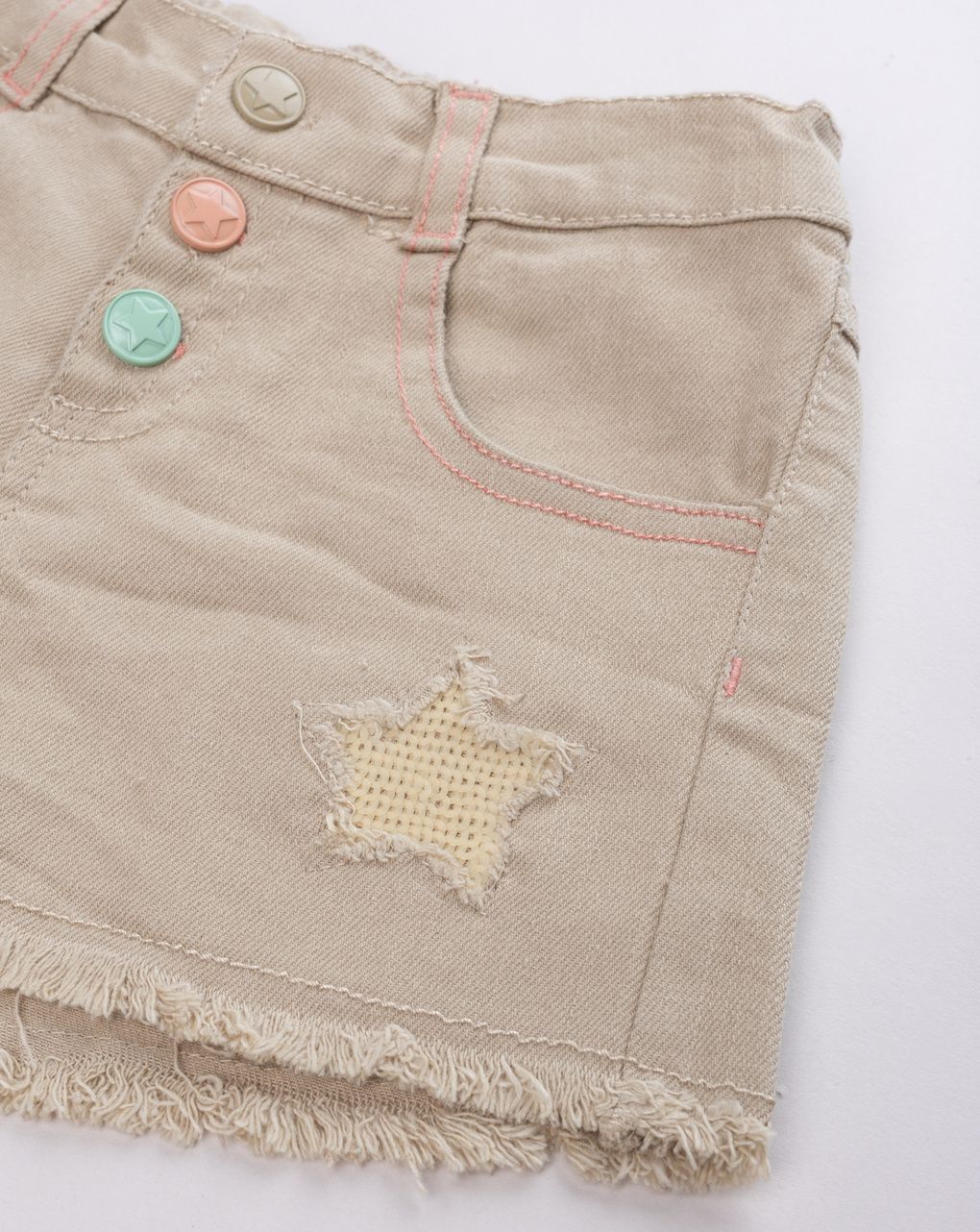 Shorts bimba marroni con applicazione stella
