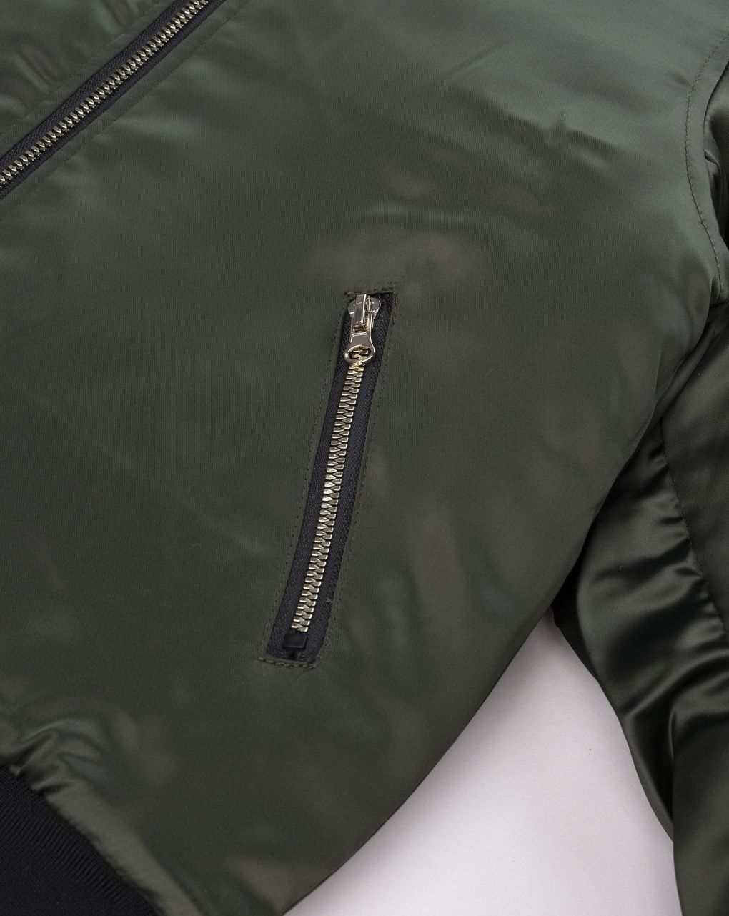 Giacca bomber bimba verde con bordi a contrasto
