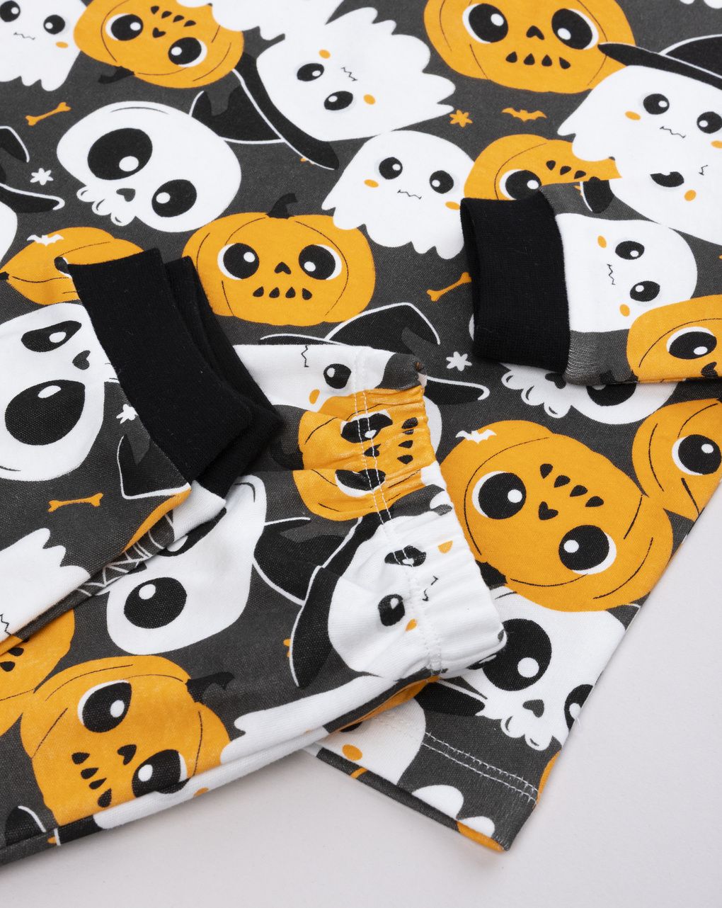 Pigiama bimbo due pezzi con pattern all-over halloween