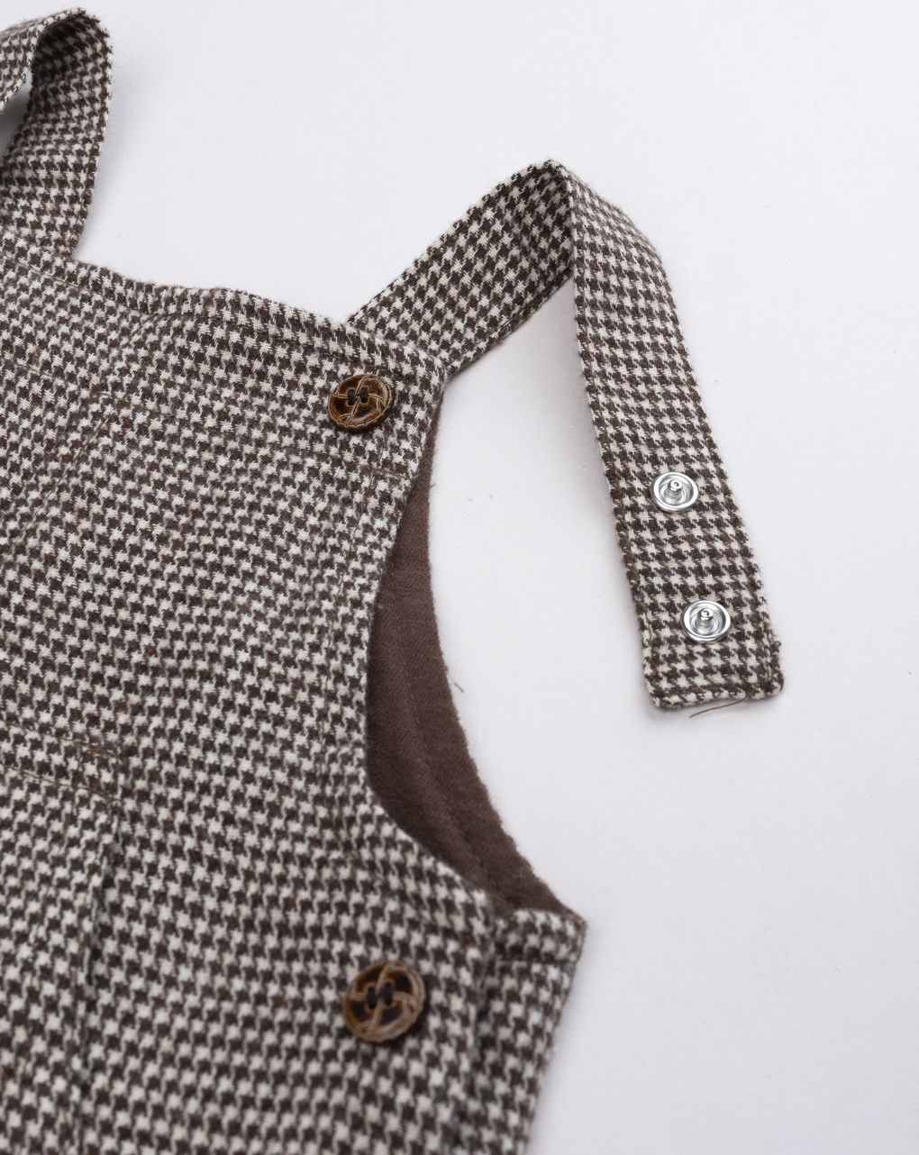 Salopette bimbo a quadretti marroni con patch orsetto