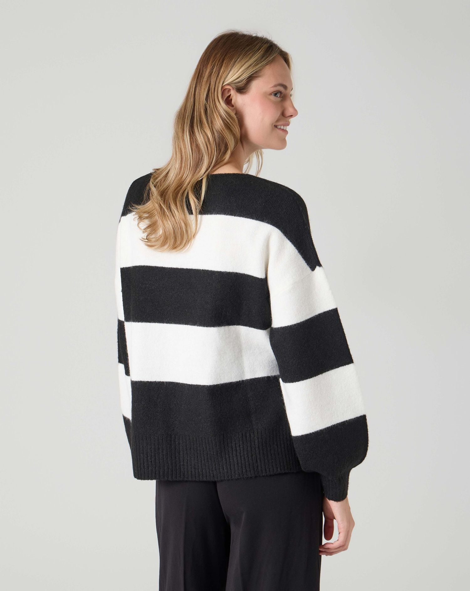 Maglione premaman a righe nero e bianco