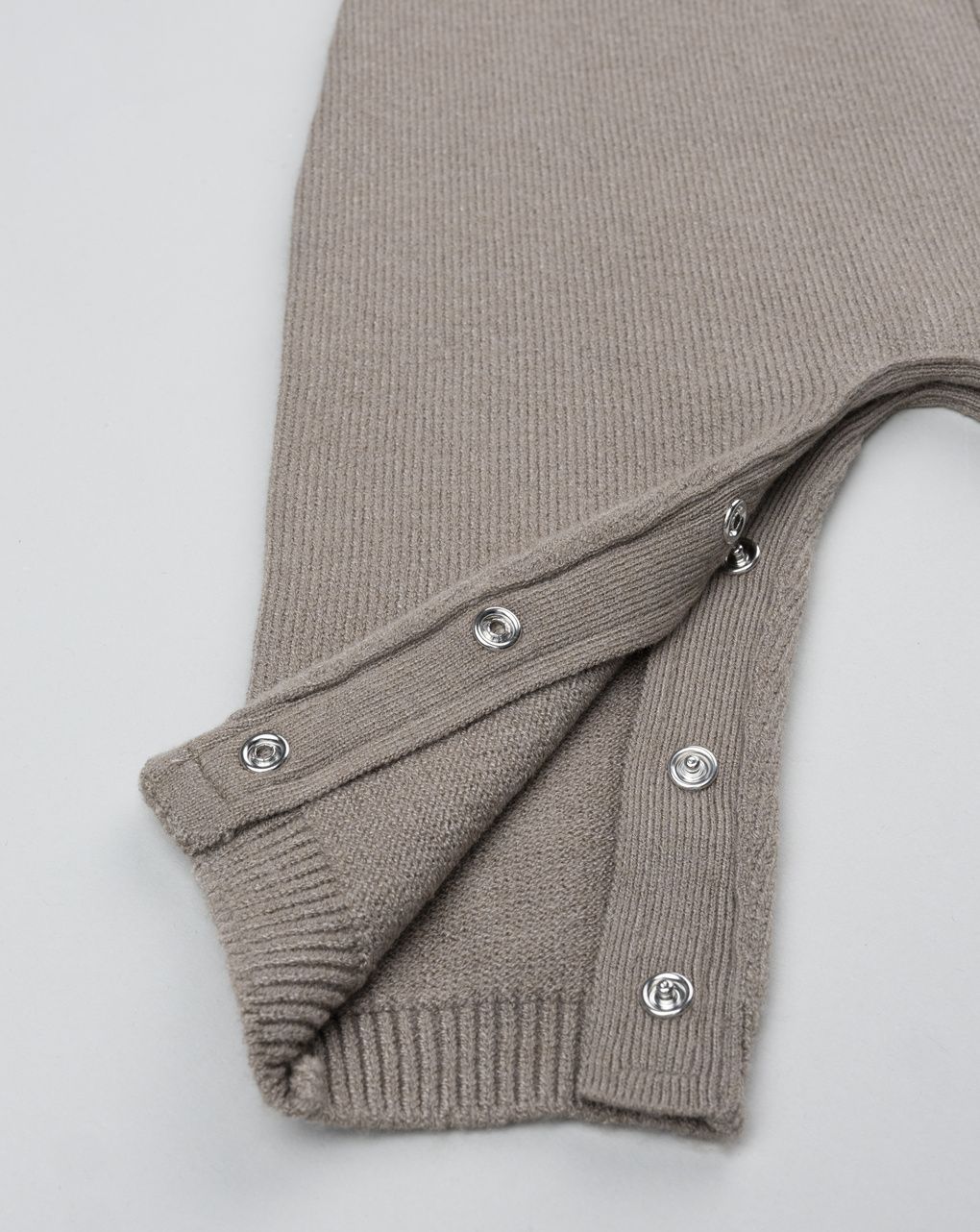 Salopette tricot marrone neonata