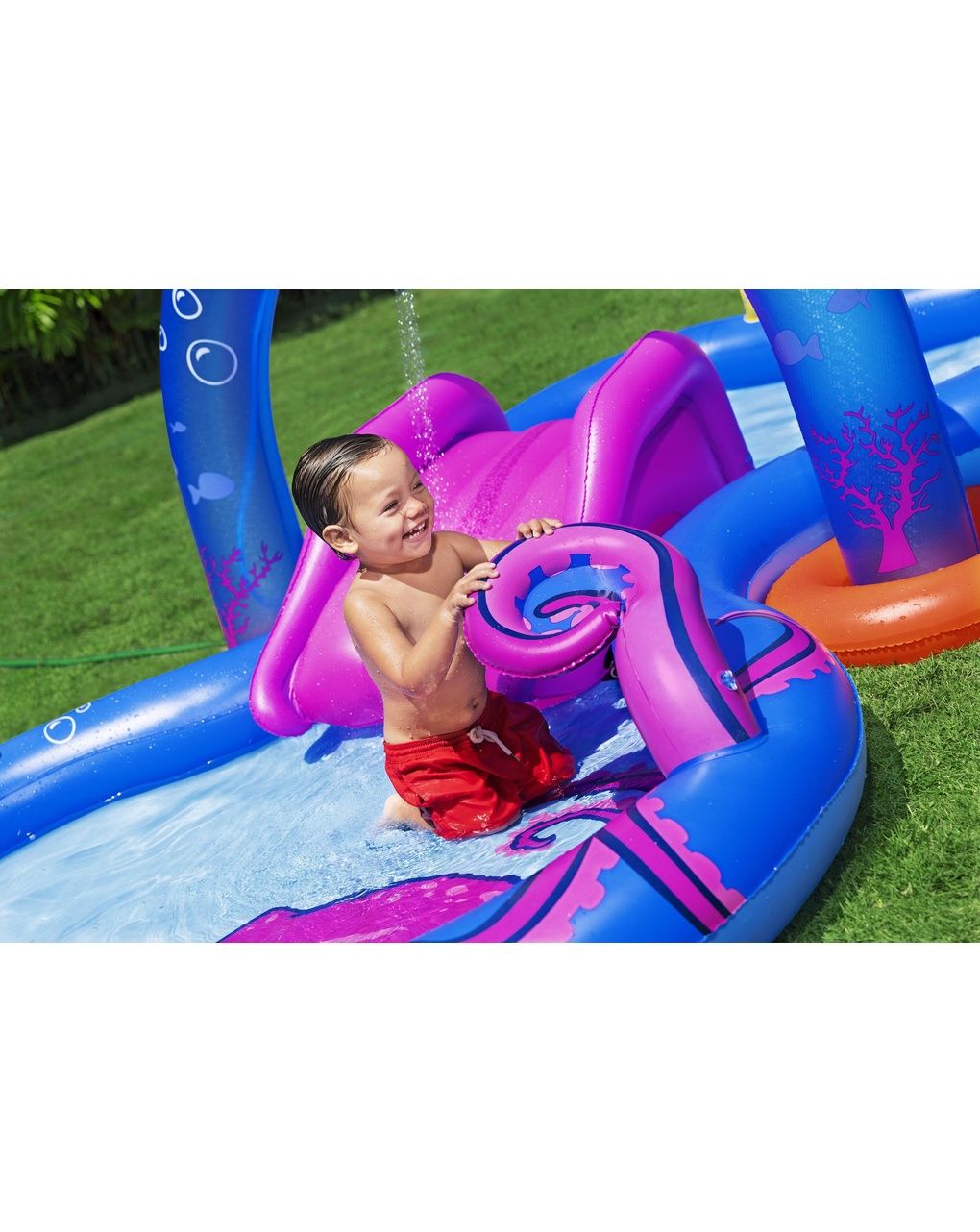 Centro giochi sea odyssey 10'10" x 6'2" x 46" / 3,30 m x 1,88 m x 1,17 m