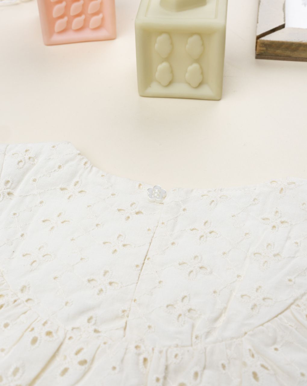 Blusa bimba beige sangallo