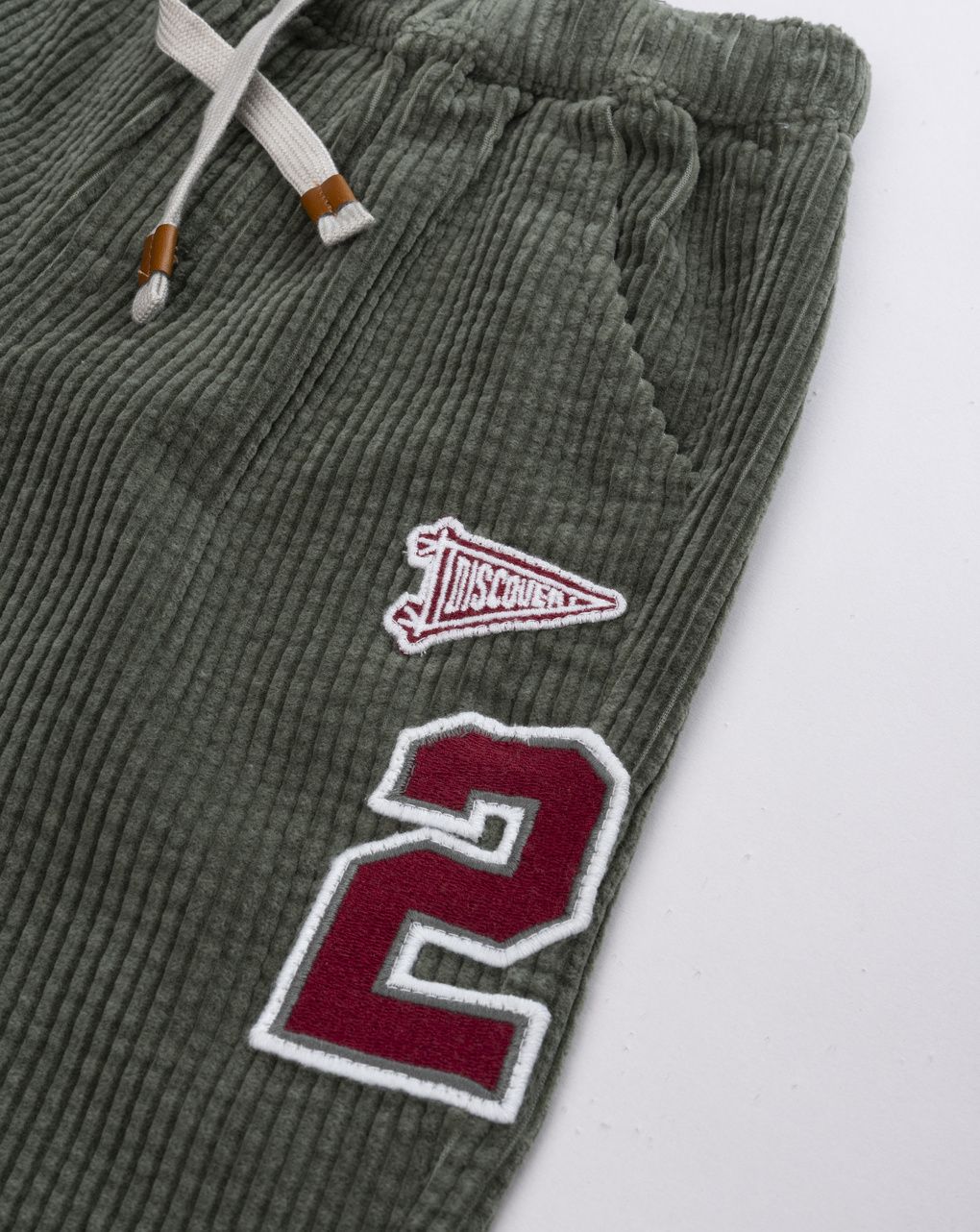 Pantaloni bambino in velluto a coste verde militare "varsity"