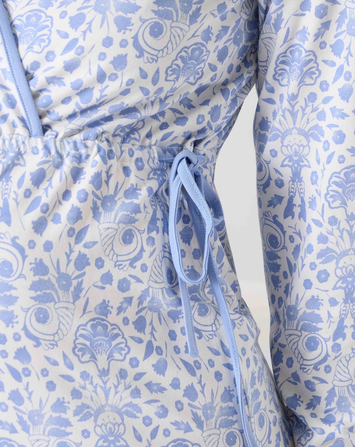 Camicia da notte allattamento garden fiori azzurri  a maniche lunghe panna