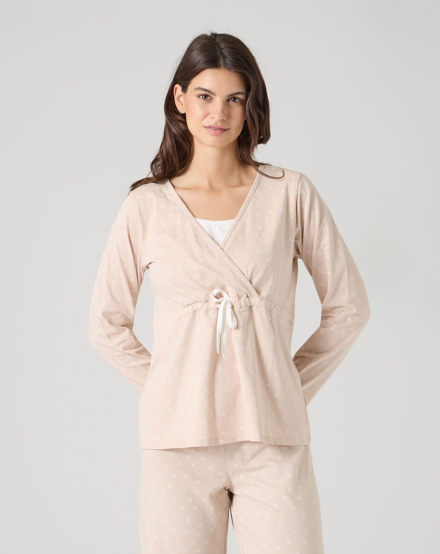 Pigiama allattamento due pezzi motivo foglioline beige