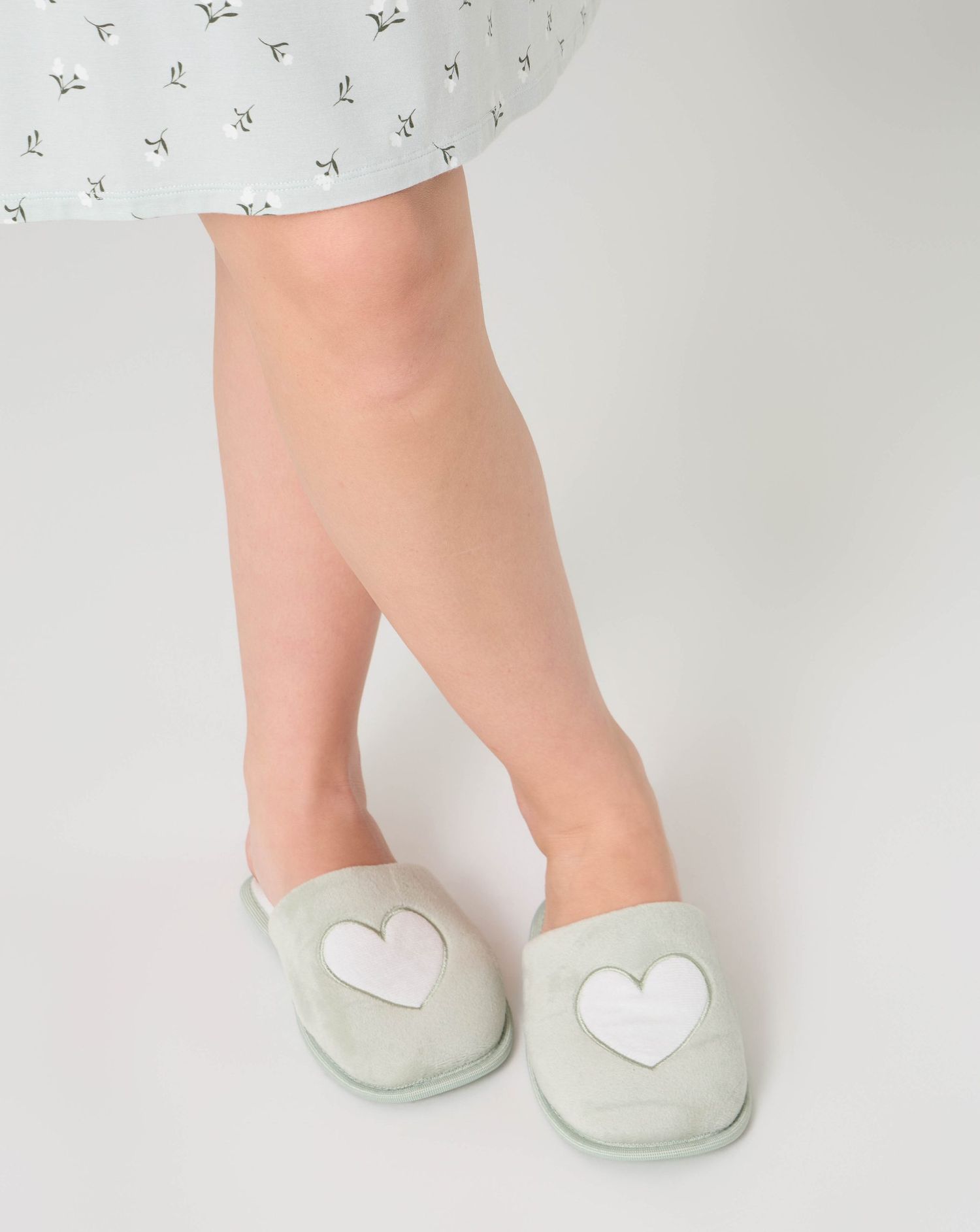 Pantofole cuore verde chiaro